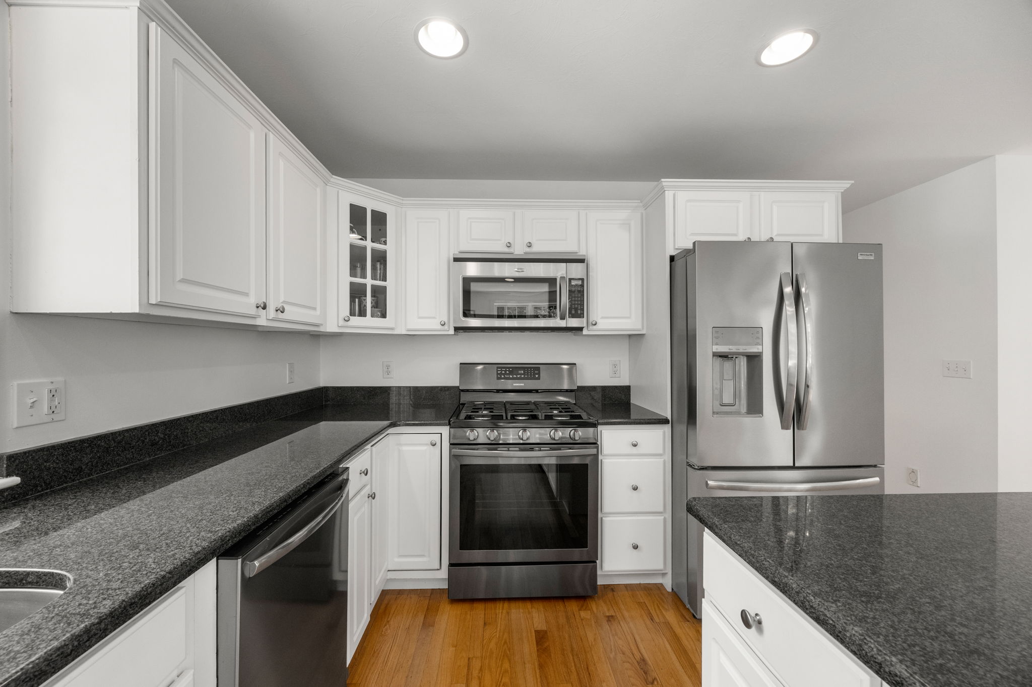 777 Sandwich Road — interior 1