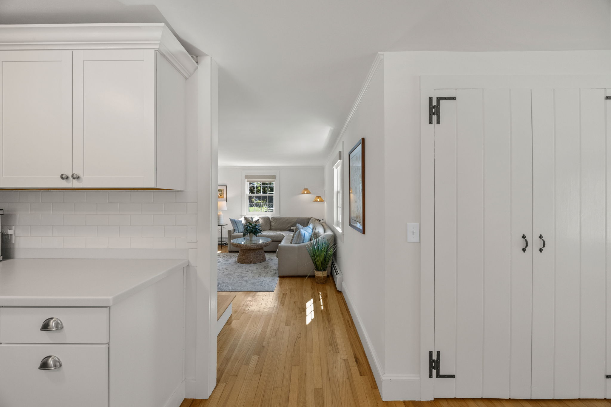 23-27 Swift Avenue — interior 5